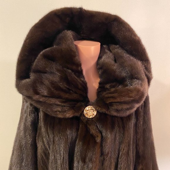 Luxurious Custom Canadian female full pelt Full length swing coat see sizing - Picture 3 of 9